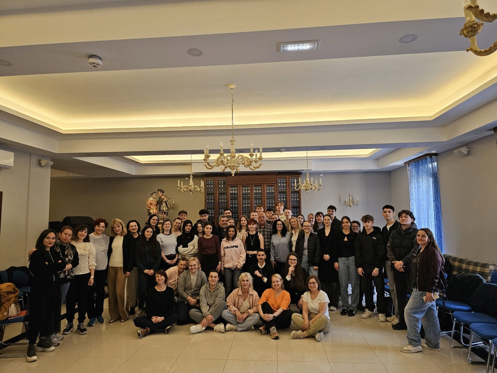 Large international group photo from a Genista educational project